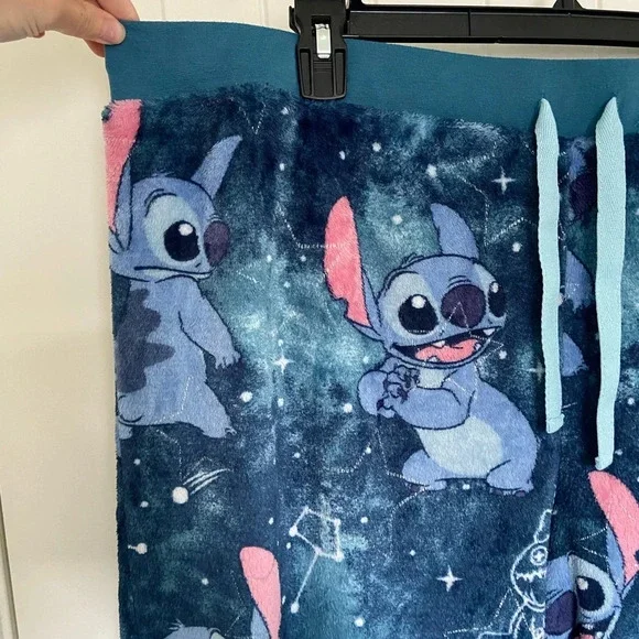 Disney women’s plush Stitch theme patterned pajama pants —‎ size 3X - Picture 2 of 7